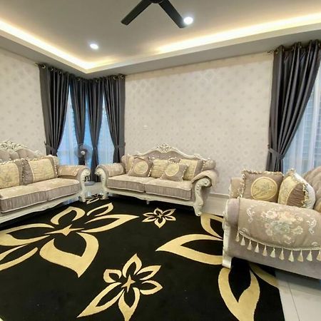 13Staycation Islamic Homestay Malacca Esterno foto