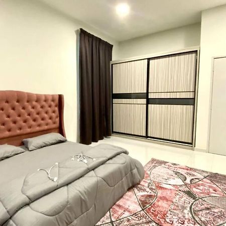 13Staycation Islamic Homestay Malacca Esterno foto